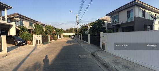 ให้เช่า บ้านเดี่ยว2ชั้น 66ตรว.จะทาสีหน้าบ้านให้ใหม่ อยู่ถ.บางนาตราด กม.14 ฝั่งขาเข้ากรุงเทพฯ ใกล้สนามบินสุวรรณภูมิ ให้เช่า32,000/เดือน (คลับเฮ้าส์หรู)